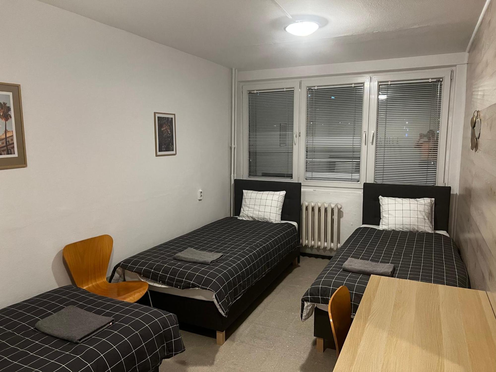 Dreibettzimmer mit Gemeinschaftsbad